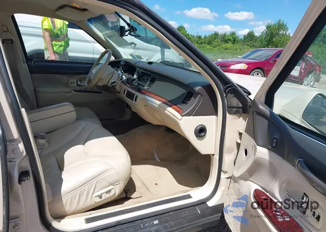 1996 Lincoln Town Car Cartier z USA, uszkodzony, nr VIN 1LNLM83W8TY685835